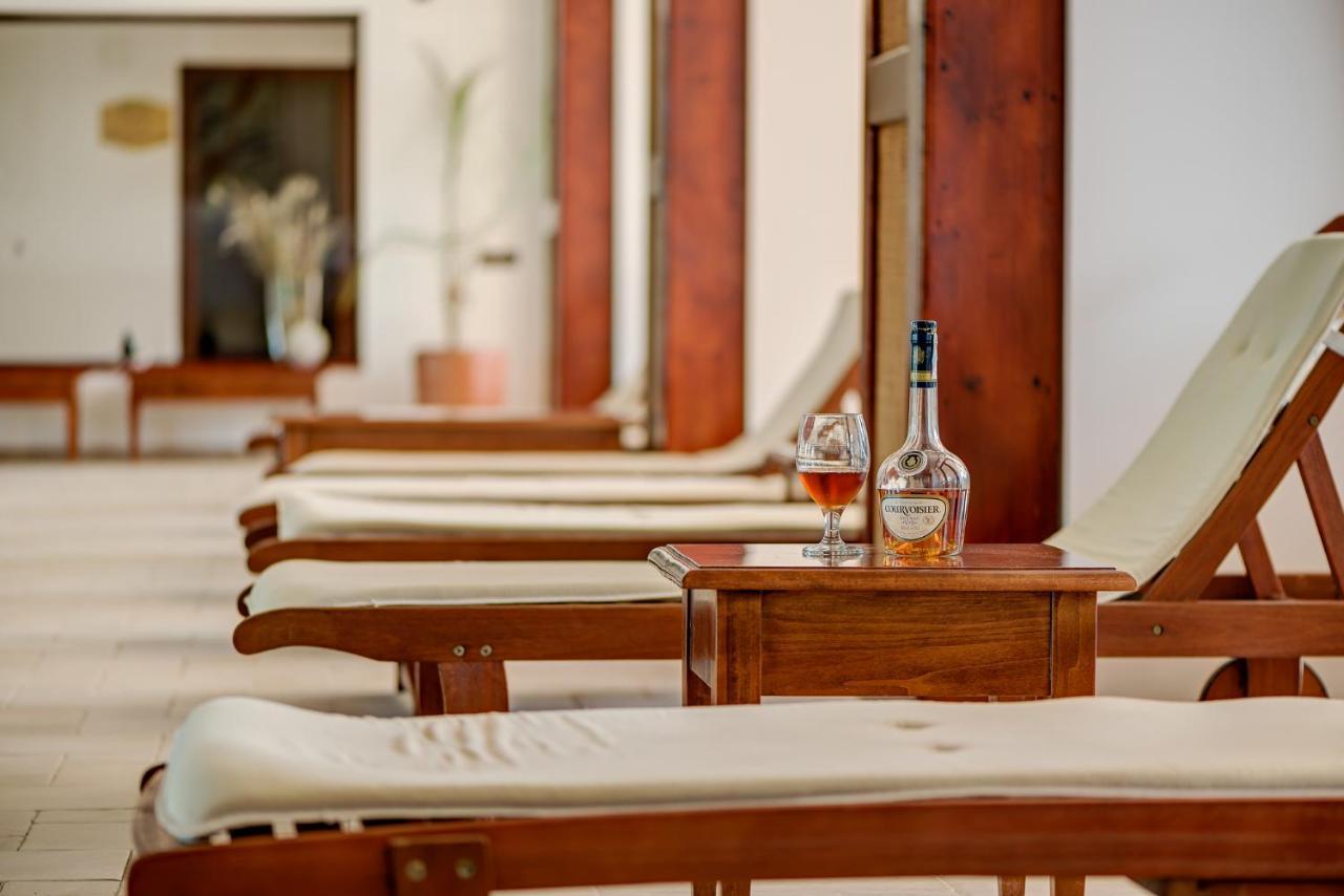 Club Insieme Grand Resort Potlogi Exterior photo