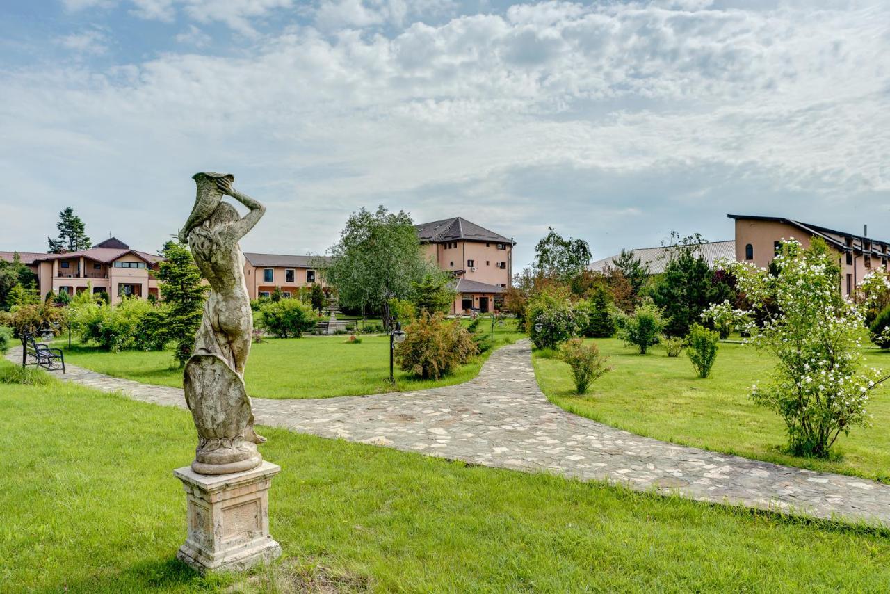 Club Insieme Grand Resort Potlogi Exterior photo