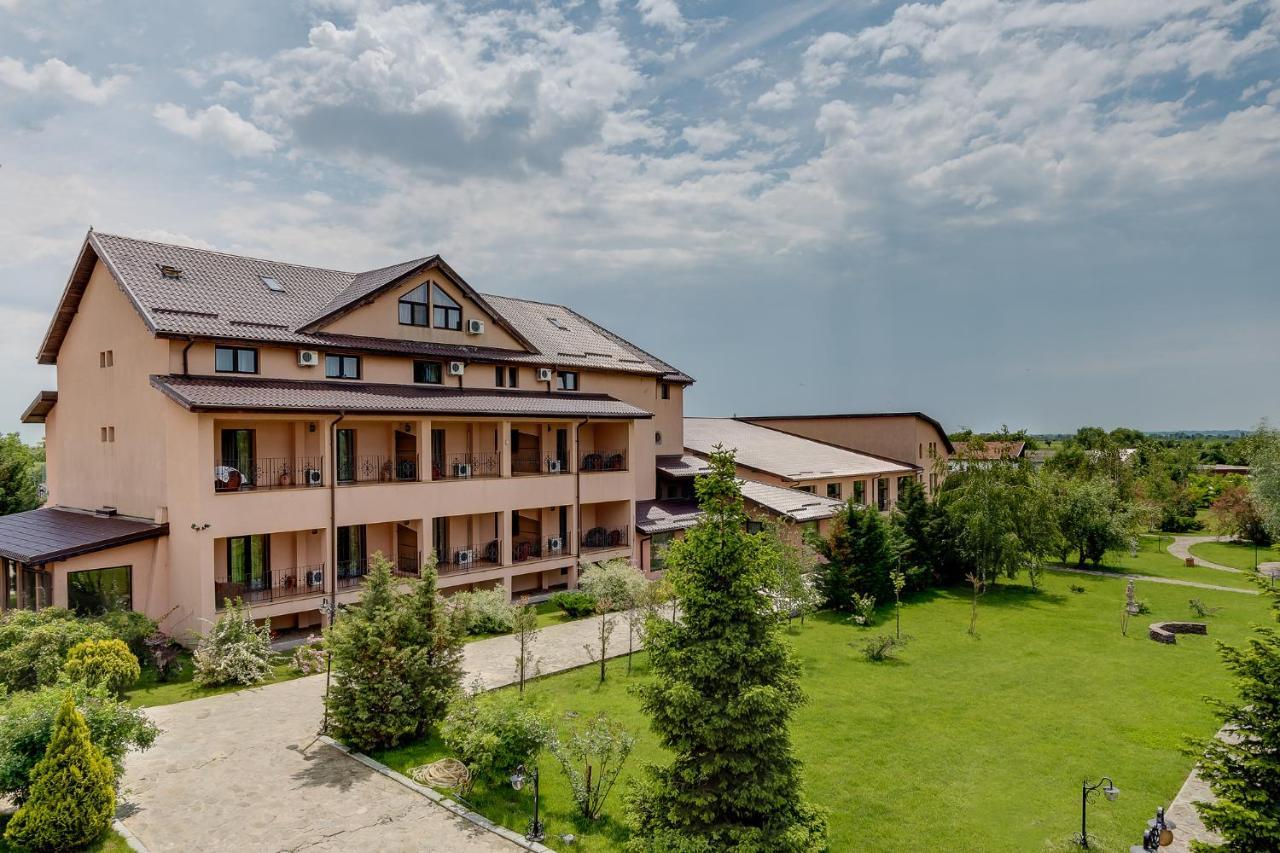 Club Insieme Grand Resort Potlogi Exterior photo
