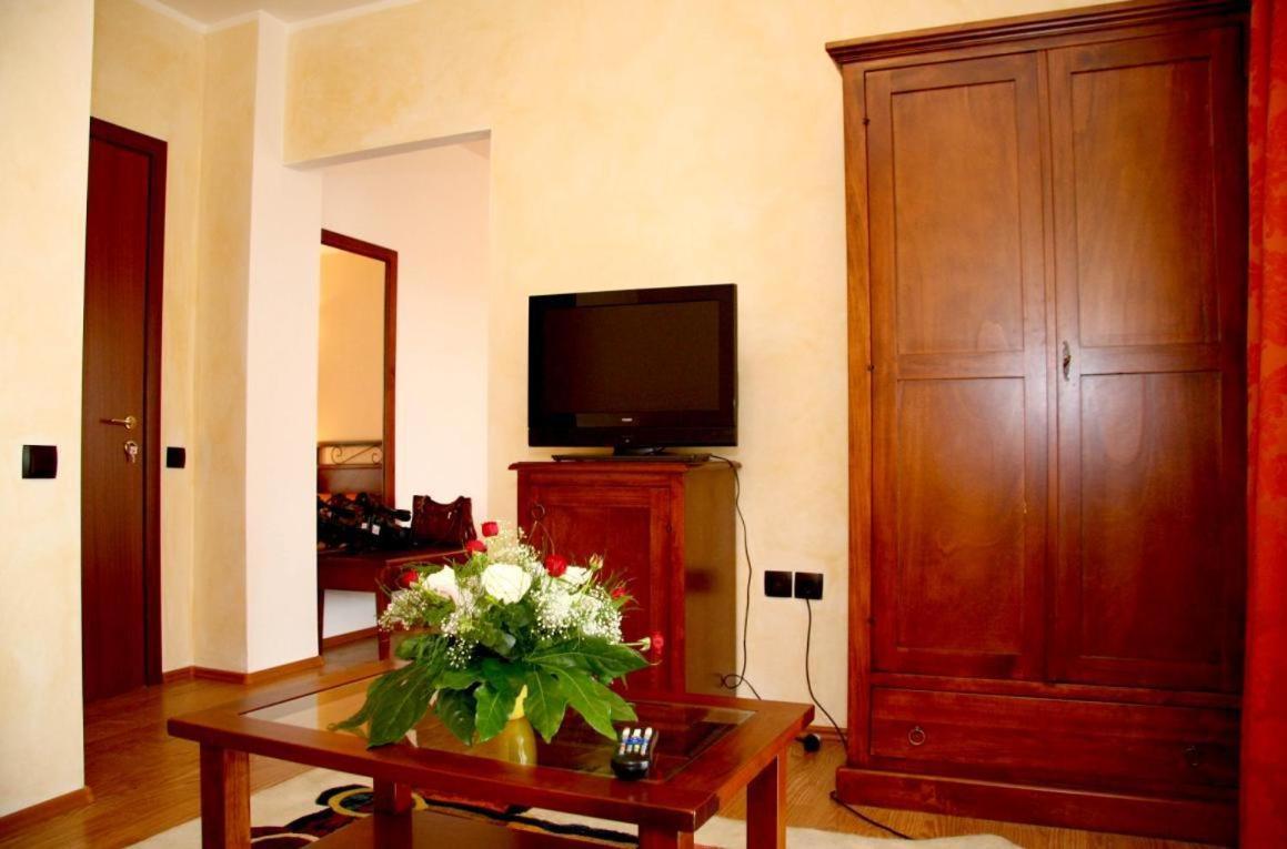 Club Insieme Grand Resort Potlogi Room photo
