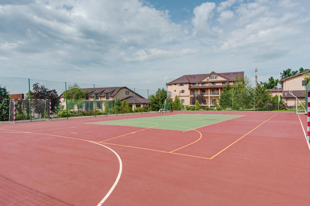 Club Insieme Grand Resort Potlogi Exterior photo