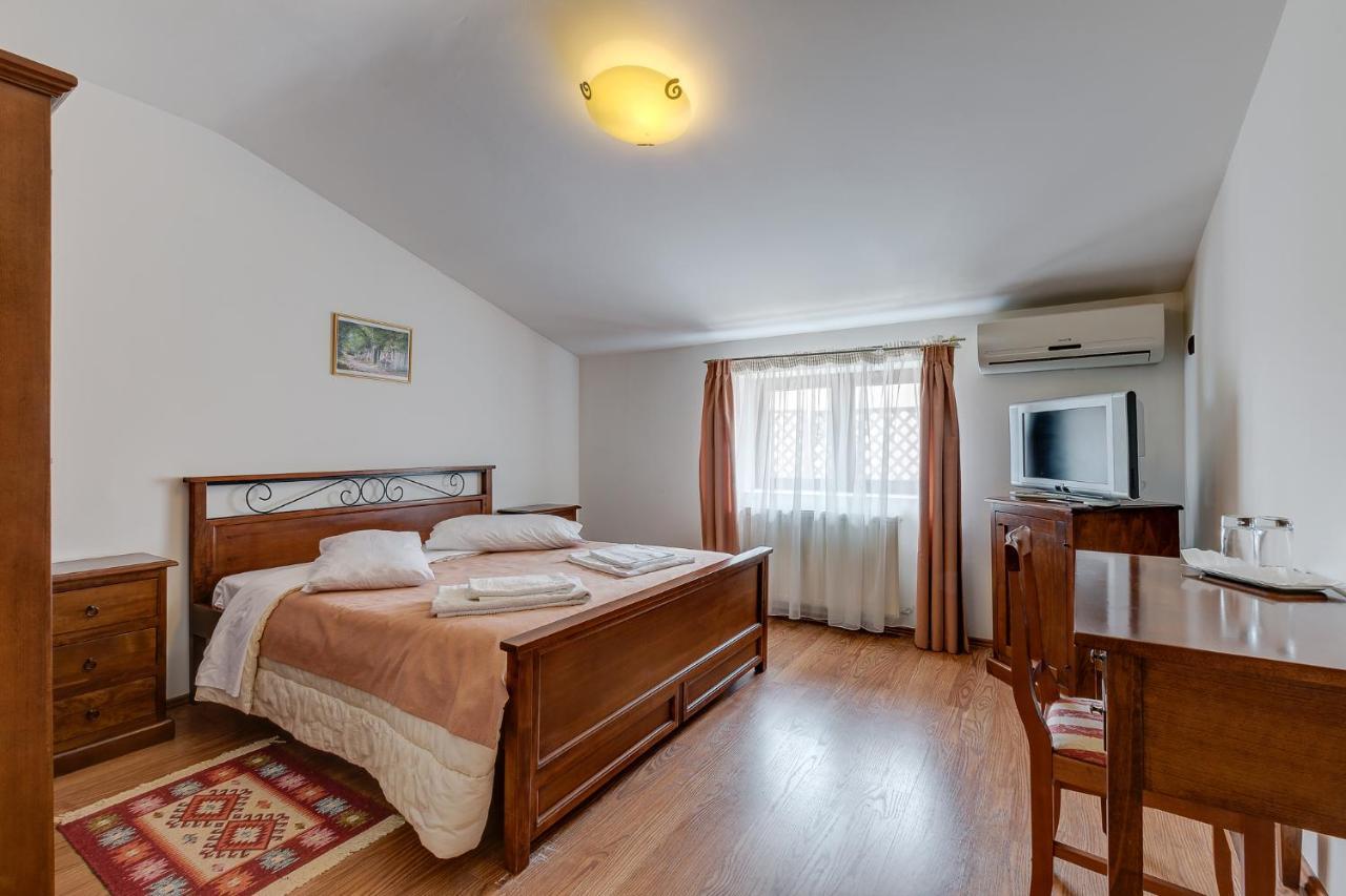 Club Insieme Grand Resort Potlogi Exterior photo