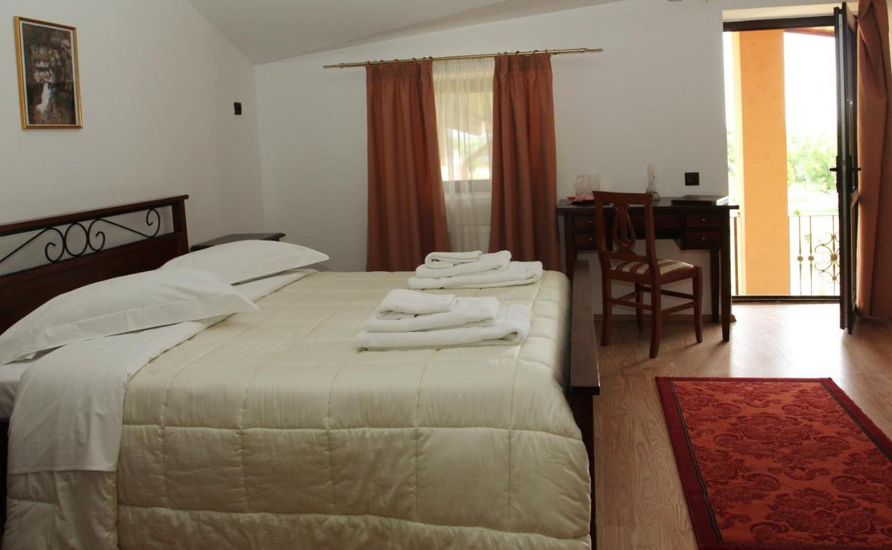 Club Insieme Grand Resort Potlogi Exterior photo