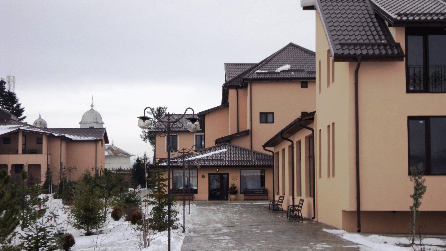Club Insieme Grand Resort Potlogi Exterior photo