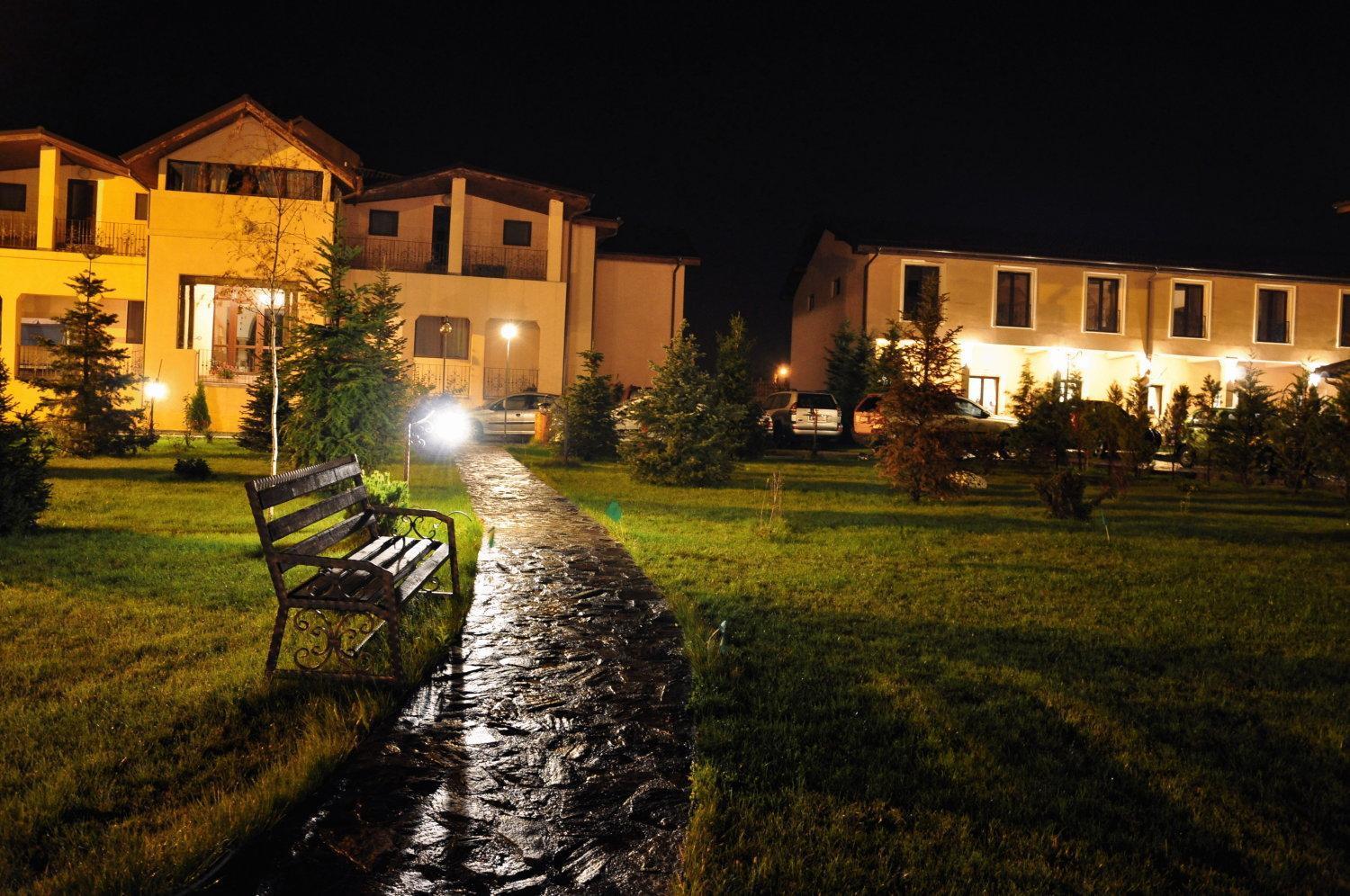 Club Insieme Grand Resort Potlogi Exterior photo