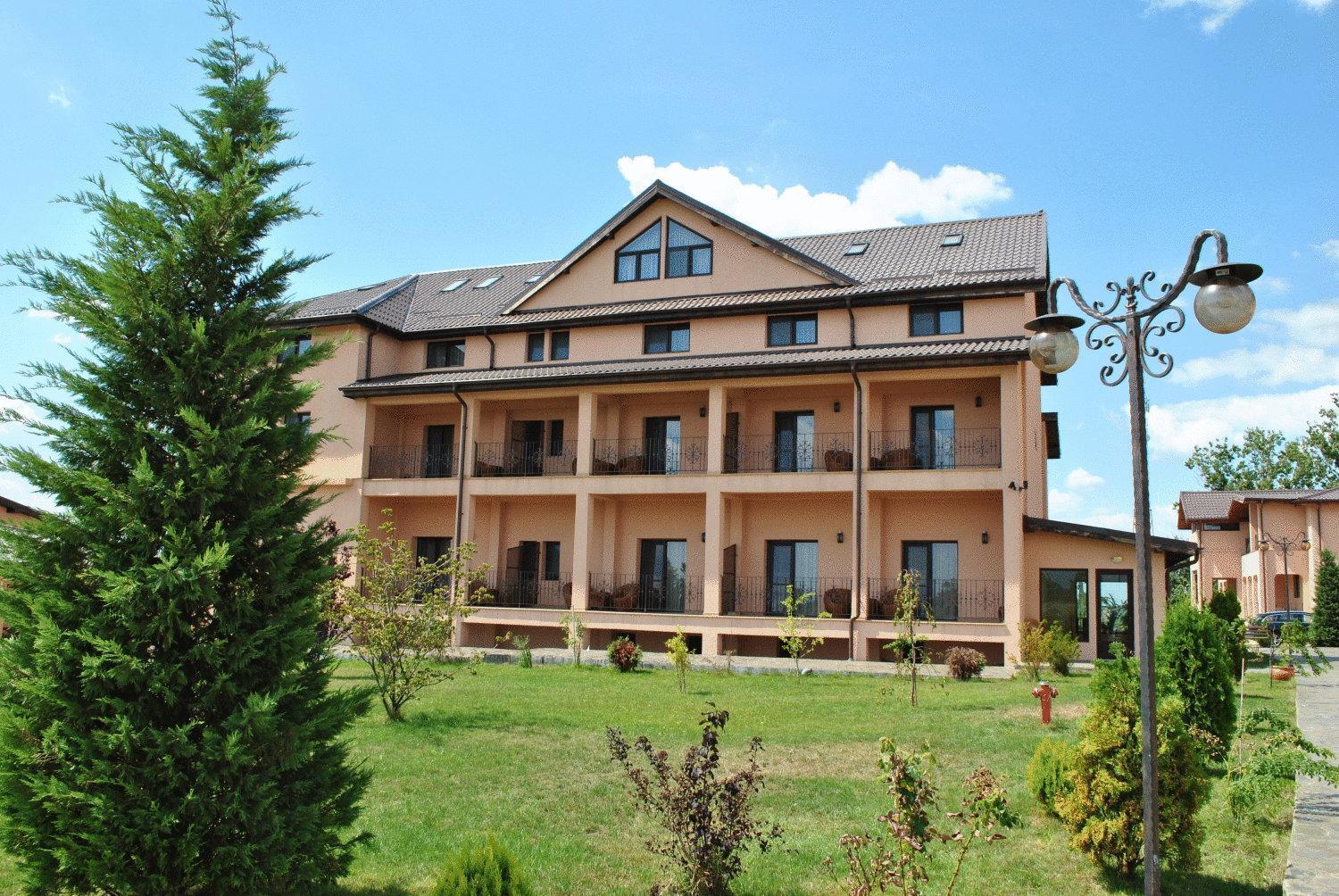 Club Insieme Grand Resort Potlogi Exterior photo
